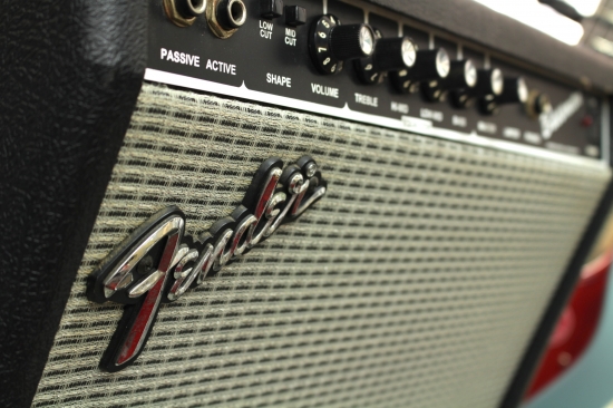 Fenderのベースアンプの特徴や歴史、おすすめモデル   Geek IN Box