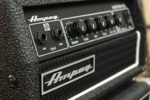 引き取り限定 AMPEG B-50R ベースアンプ アンペグの+